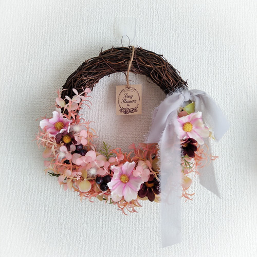 桃色コスモスのハーフリース(Φ約23cm／アーティフィシャルフラワー