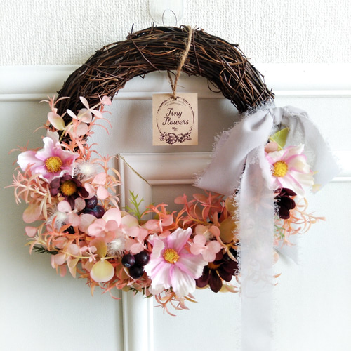 桃色コスモスのハーフリース(Φ約23cm／アーティフィシャルフラワー