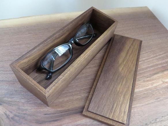 box for glasses｜walnutメガネケース 1枚目の画像