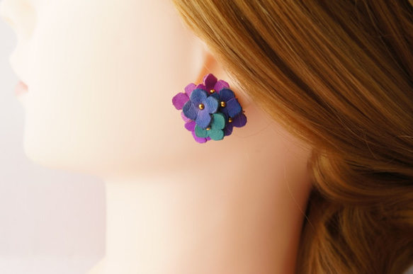 【受注生産】- 耳元に咲く- 紫陽花　イヤリング（ピアス） 3枚目の画像