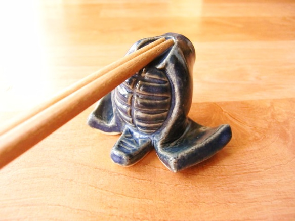＜ご注文品M様専用＞剣道のメン箸置き（藍色２つ） 1枚目の画像