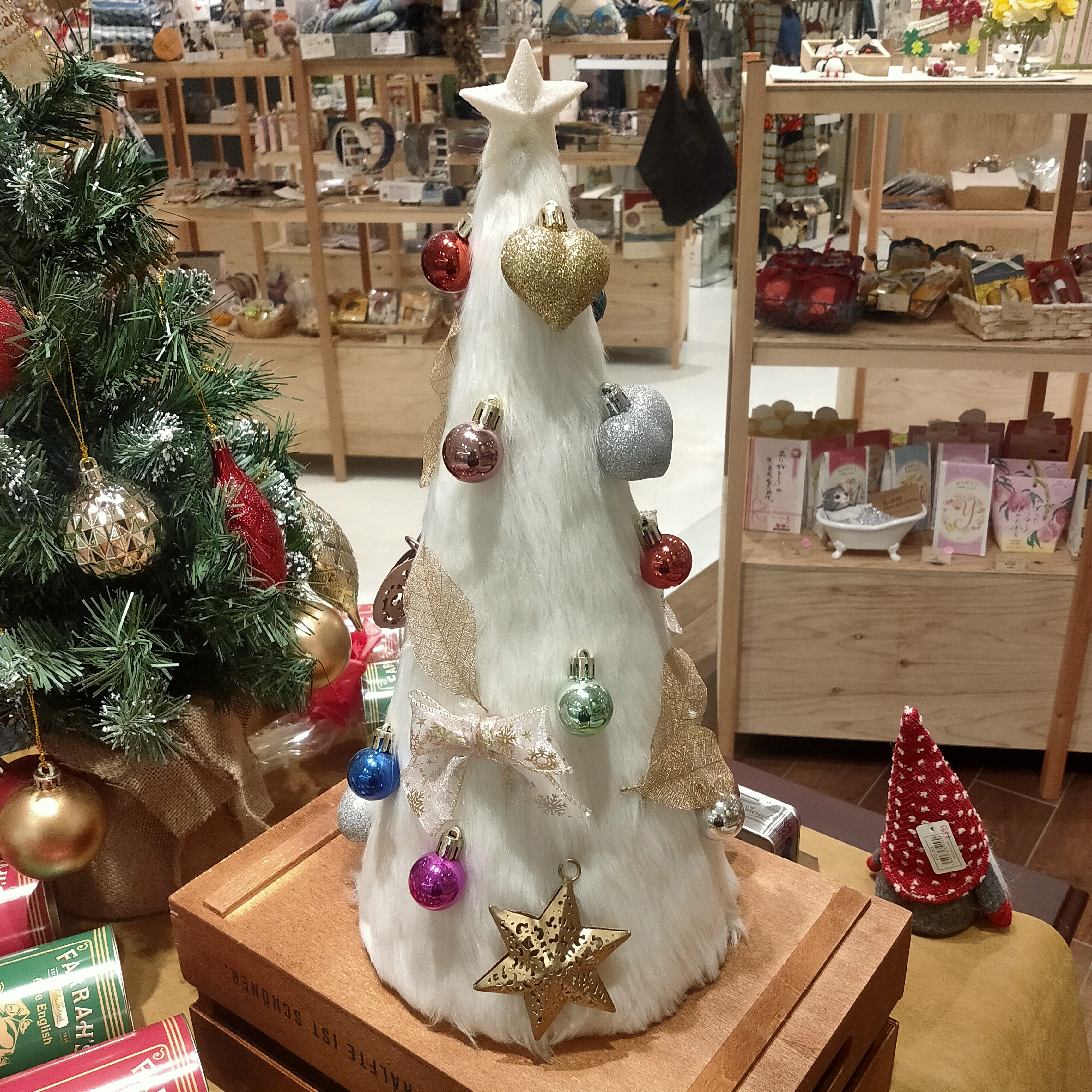 ✨SALE価格✨アンファン クリスマスツリー enfant 雑貨 インテリア 真っ白なファーのクリスマス・ツリー その他インテリア雑貨 Lys