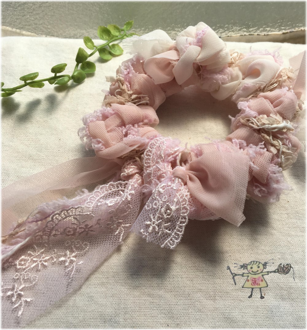 ふう* 裂き布のピンクシュシュ＊シフォン＊チュール＊花刺繍レース  