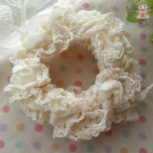 ふう* ナチュラルニットシュシュ*生成りレース糸*リボンヤーン  