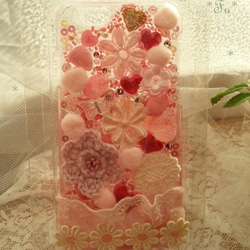 *ふう* iPhone６カバー＊ピンクにデコってます＊編み花＊刺繍の花＊ビーズ＆スパンコール 1枚目の画像