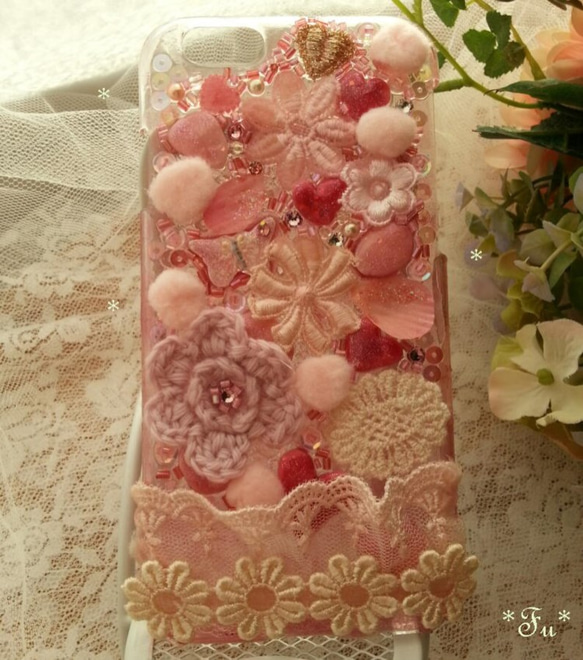 *ふう* iPhone６カバー＊ピンクにデコってます＊編み花＊刺繍の花＊ビーズ＆スパンコール 3枚目の画像