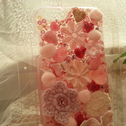 *ふう* iPhone６カバー＊ピンクにデコってます＊編み花＊刺繍の花＊ビーズ＆スパンコール 4枚目の画像