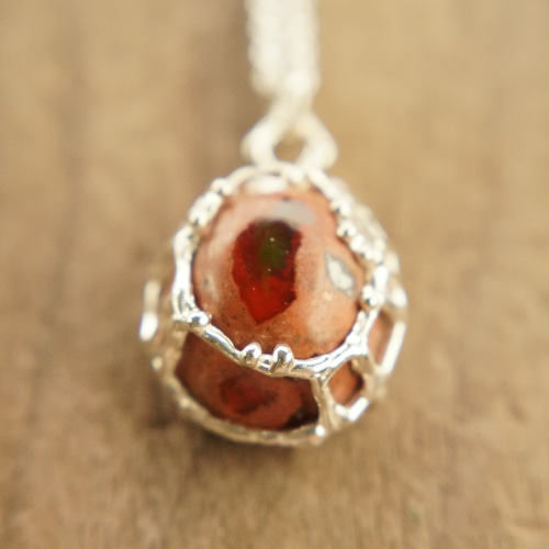 カンテラオパール&ガーネット マクラメネックレス ❁優しい森と赤