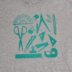 文具Tシャツ〈A〉グレーに緑 2枚目の画像