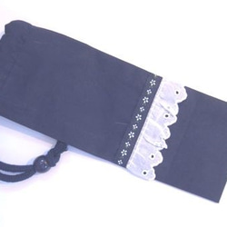 ハサミ・定規・ハーモニカ・リコーダー巾着　紺×小花リボン 1枚目の画像