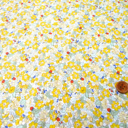 ブロードフラワープリント　KTS6745-C　花・ミニイチゴ柄　イエロー系 1500-18 2枚目の画像