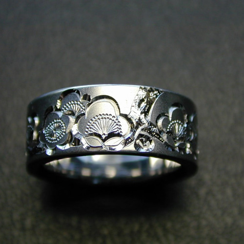 買取店】K24 純金 日本製 梅の花 和彫り 甲丸リング 20.5号