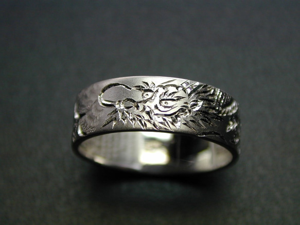 東泰堂専用　角彫　親指リング　斑指　泰昌在銘　竹梅　回字文　手彫　内銀　約17g 東泰堂専用 角彫 親指リング 斑指 泰昌在銘 竹梅 回字文 手彫 内銀 約