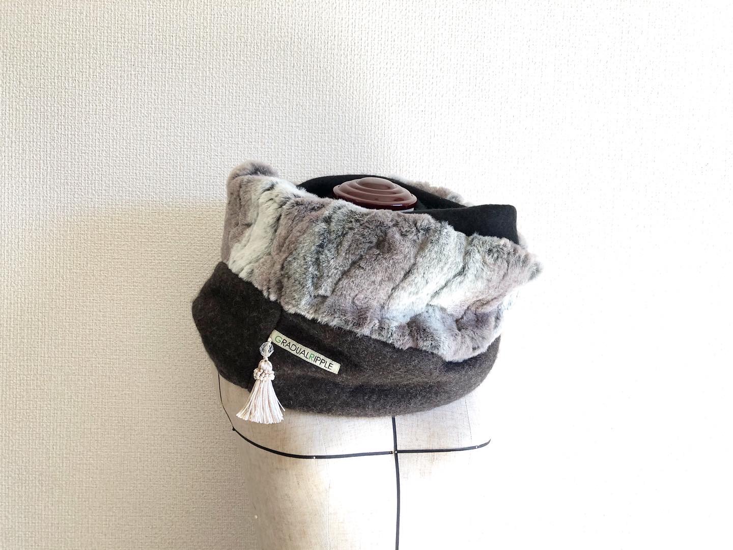 【ダークグレー×ブラック・ベルギー産ラビット風ファーのスヌード】