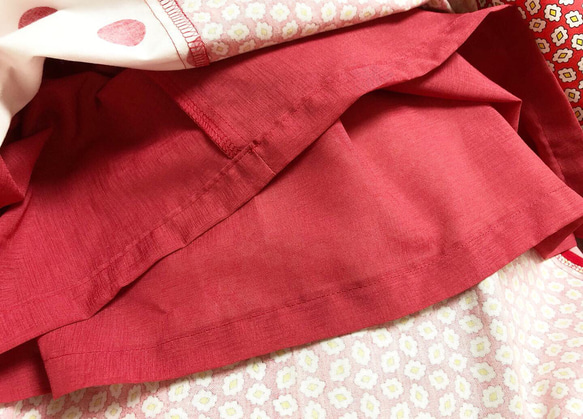 【幾何小花USAコットンの赤白パッチワークのロングスカート】 6枚目の画像