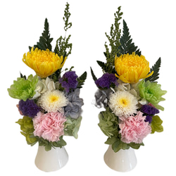プリザーブドフラワー仏花一対　コンパクトサイズ花器一体型23cm 1枚目の画像