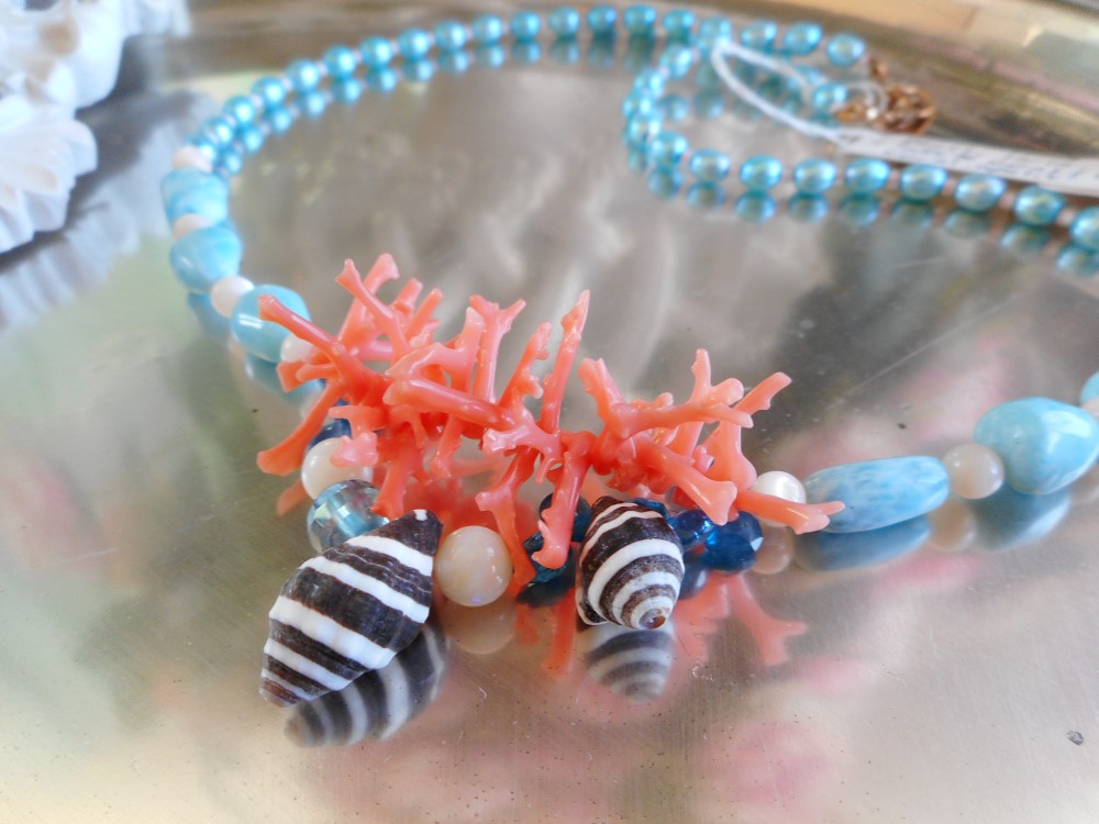 ラリマーとピンクコーラルのネックレス　しましまシェルペンダント　ｋ14GF