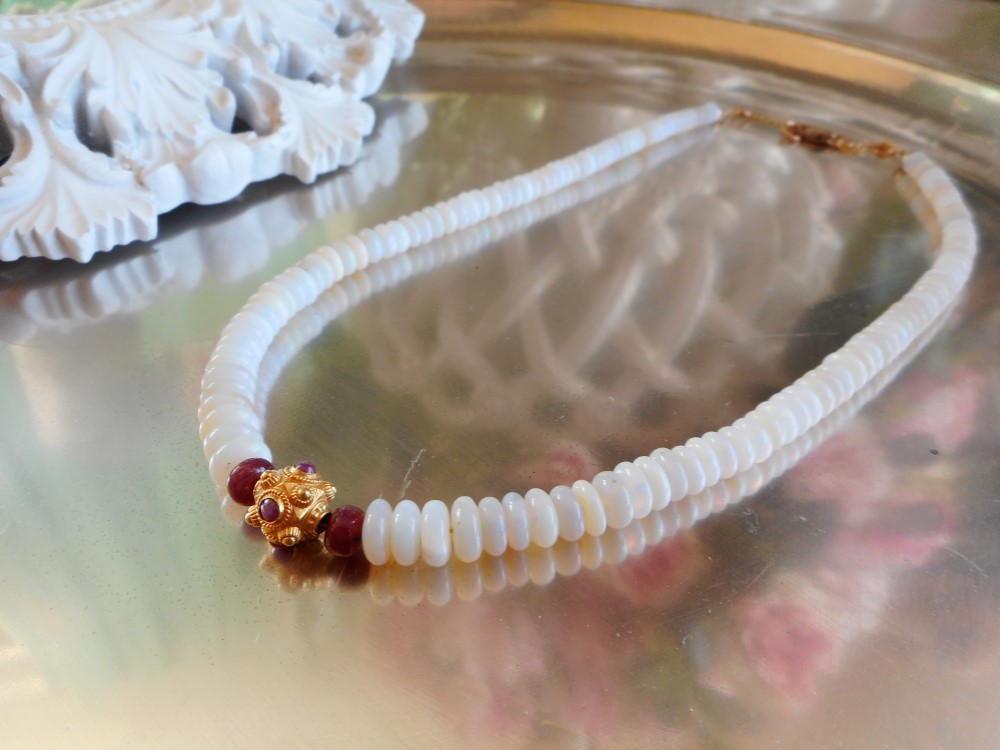 【豪華】ホワイトオパールと18金細工のネックレス