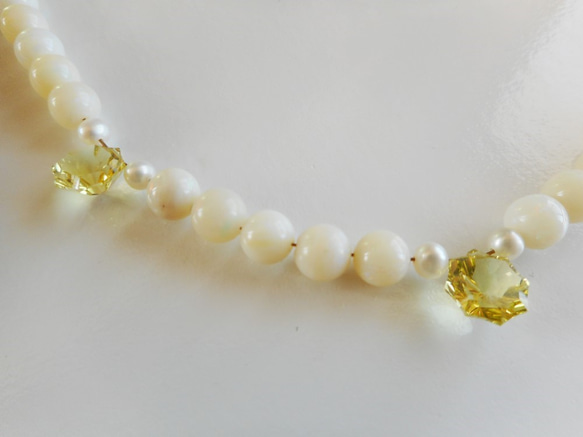 【高品質】ホワイトオパールと星形レモンクォーツのネックレス　K14GF 3枚目の画像