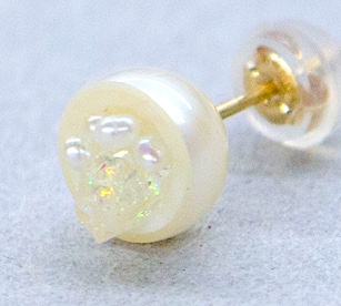オーロラを閉じ込めたピアス(片耳販売)