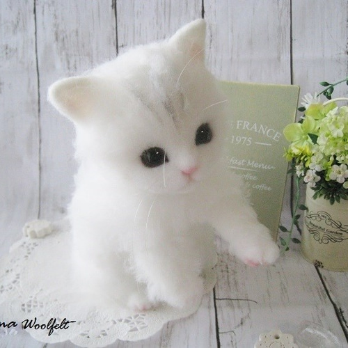 白猫 ペルシャ 羊毛フェルト ハンドメイド 子猫 cat 羊毛