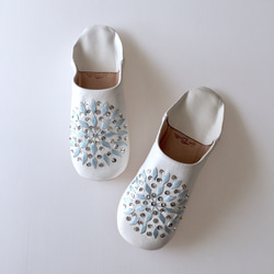 優雅的白色拖鞋免費送貨手工縫製的刺繡*淺藍 第3張的照片