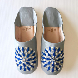 免費送貨，直到11/6優雅拖鞋Funun灰色×藍色（僅在日本）手工縫製的刺繡 第4張的照片
