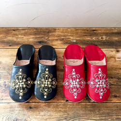 聖誕限量設定拖鞋la Paix酒店在愛光紅與黑 第2張的照片