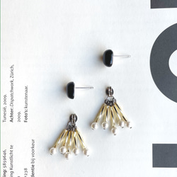 2way fringe pierce (オニキス+スワロフスキーパール) ステンレスピアス 4枚目の画像