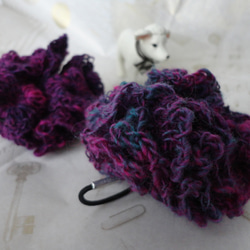 手紡ぎ糸のコサージュ 1枚目の画像