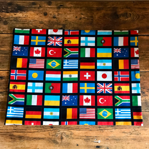 R4⭐︎ランチマット 40×50 ネームラベル付　4枚セット　宇宙　昆虫　国旗 R4⭐︎ランチマット 40×50 ネームラベル付 4枚セット 宇宙 昆虫 国旗