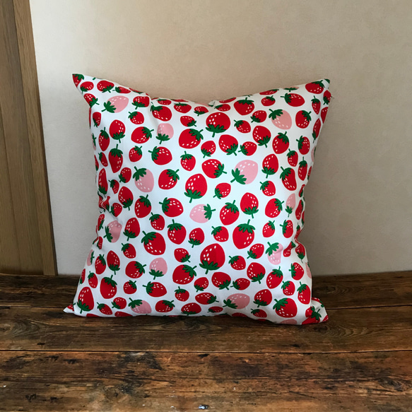 クッションカバー いちご柄 クッション・クッションカバー