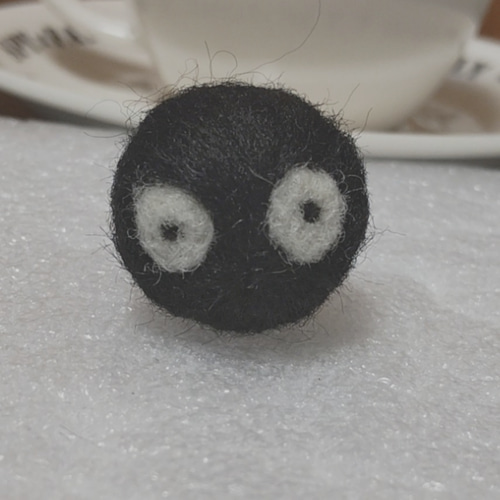 まっくろくろすけ 羊毛フェルト 黒桜🌸 通販 12854349｜Creema(クリーマ)