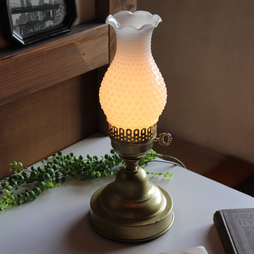 ビンテージ クリームシェード テーブルランプ ミルクガラス ヴィンテージ ミルクガラスシェード付 木製テーブルランプ