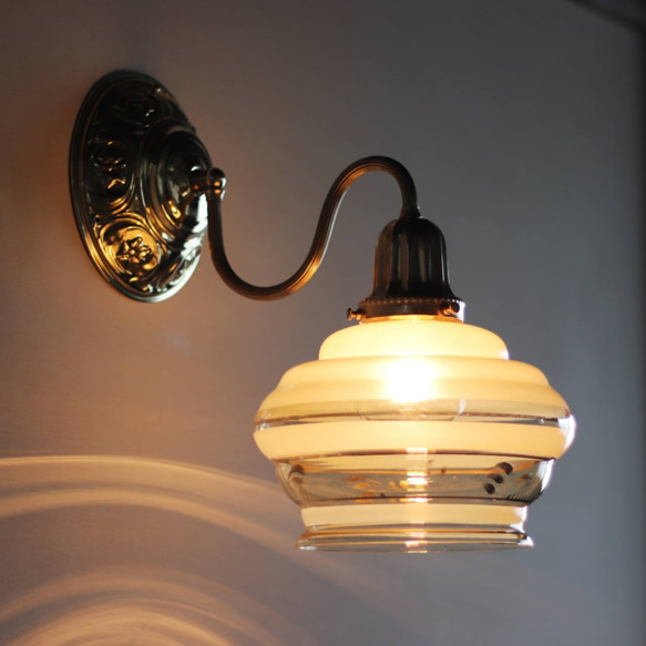 USAヴィンテージ金彩アンバーガラスシェードのブラケットライト