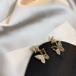 韓国ファッション　 大人気可愛い蝶々のピアス　ゴールドアクセサリー 94 3枚目の画像