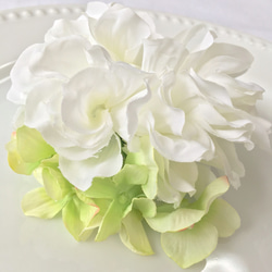 大麗花和繡球花 2way 胸花（白色 x 綠色） 第3張的照片