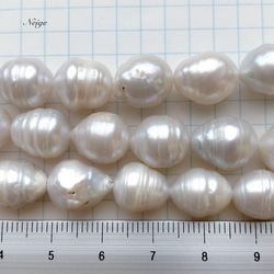 淡水真珠AA　縞入りバロック11～13mm　オフホワイト 天然石パーツ 2枚目の画像