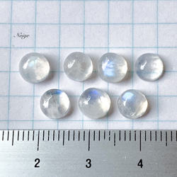 【6月誕生石】宝石質レインボームーンストーンAA++　ラウンド　カボション6×6mm  2粒　天然石パーツ販売 3枚目の画像