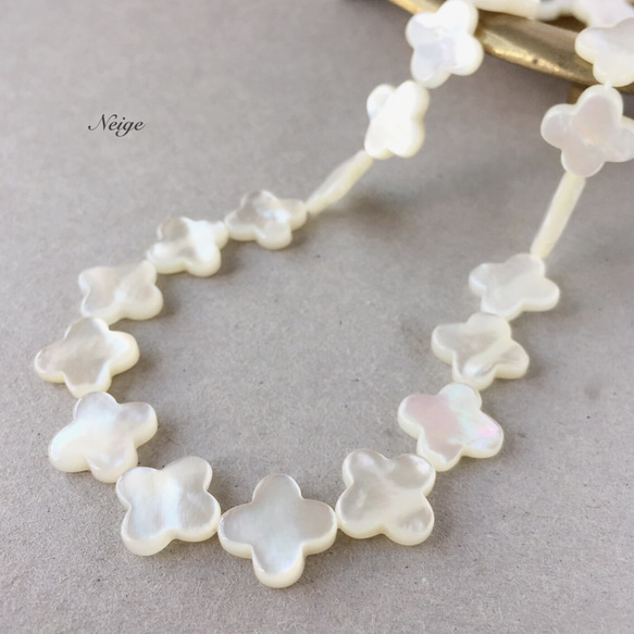 高品質ホワイトシェル（白蝶貝）AAA フラワーモチーフ 12mm