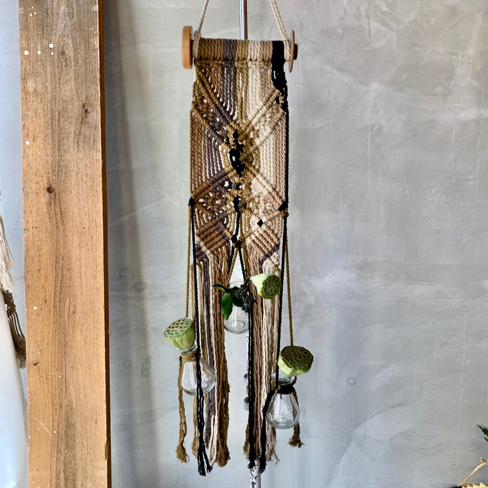 WALL HANGING　VASE　マクラメ編みタペストリー