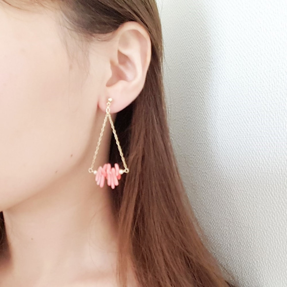 ★SALE★トライアングルピアス☆royal pink 2枚目の画像