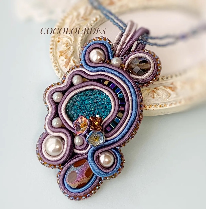 ソウタシエ　パープルなペンダント