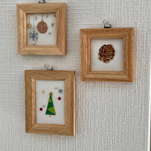 刺繍フレーム クリスマス 松ぼっくり 日本刺繍 壁飾り インテリア雑貨