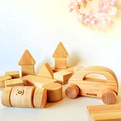 木製 ･ 赤ちゃん の おもちゃ セット(  積み木  と、ラトルと、くるま)【出産祝い】【ハーフバースデー】 1枚目の画像