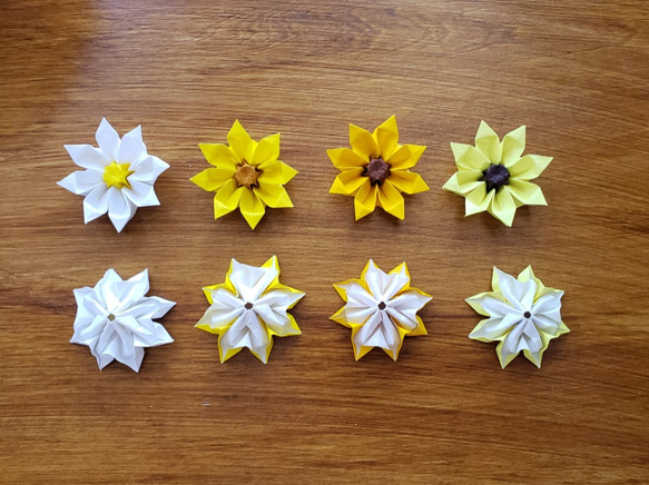 ＊折り紙　黄・白4色　立体の花飾り(園・施設の壁面飾りなどに)　送料無料＊ 4枚目の画像
