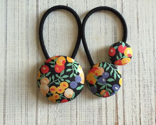 オーダー受付】(30) リバティ☆くるみボタンヘアゴム ヘアゴム