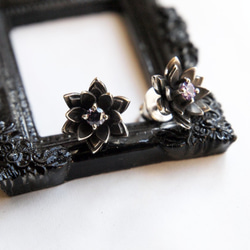 【受注製作】蓮のお花のスタッドピアス 3枚目の画像