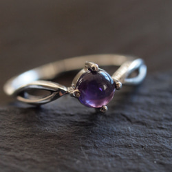 簡單的紫水晶戒指 第2張的照片