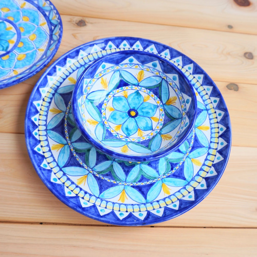 絵皿 26cm GEO015 マヨリカ焼き イタリア陶器 青いお皿 幾何学 絵皿 26cm GEO015 マヨリカ焼き イタリア陶器 青いお皿 幾何学